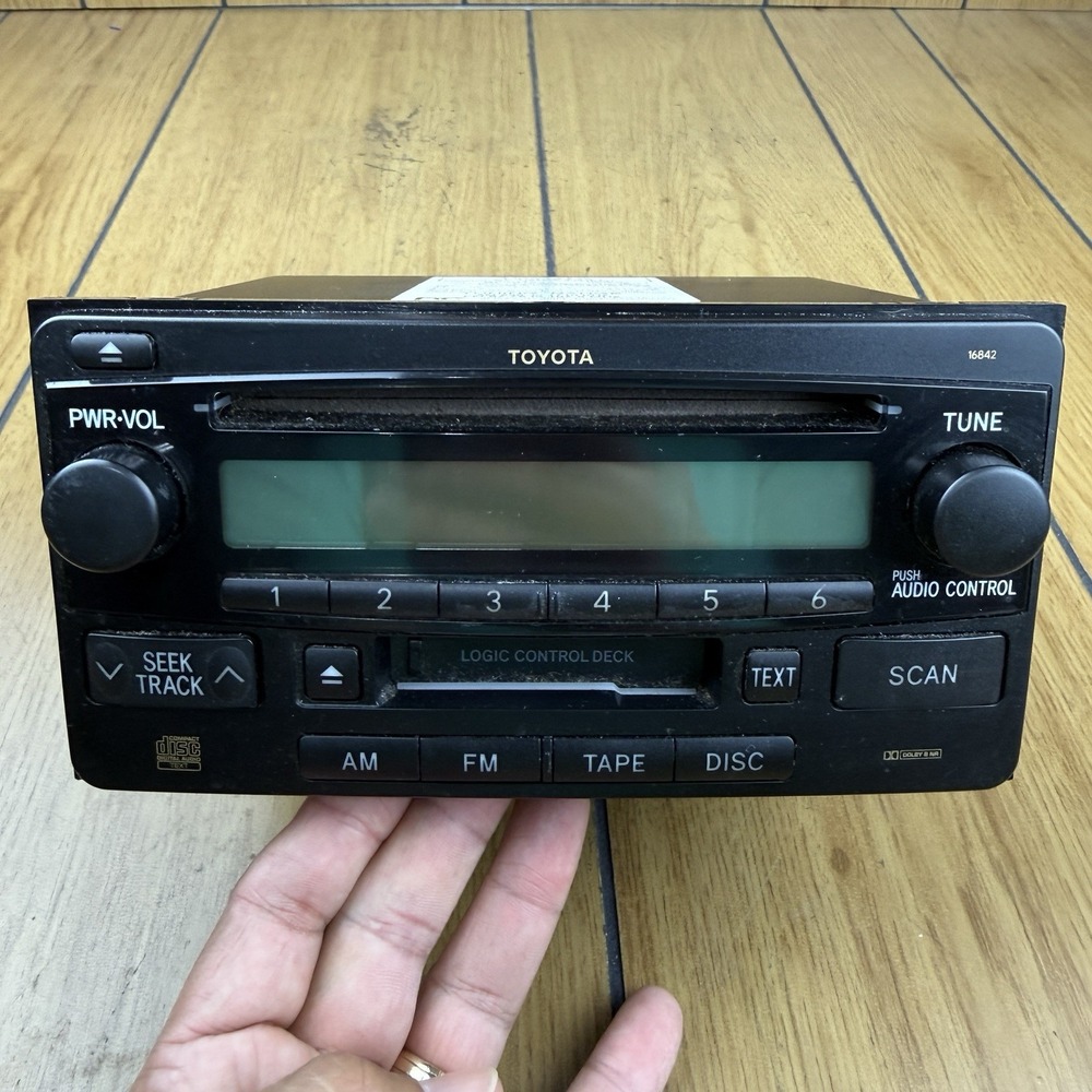 2003-2007 Toyota Highlander Radio Receiver AM FM CD OEM